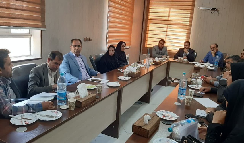 برگزاری جلسه هم اندیشی کارشناسان حقوقی در اداره منابع طبیعی و آبخیزداری شهرستان تفت در روز چهارشنبه مورخ 1403/06/07