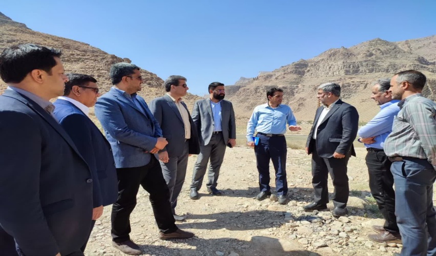 بازدید رئیس اداره منابع طبیعی و آبخیزداری شهرستان مهریز از روستای فخر آباد