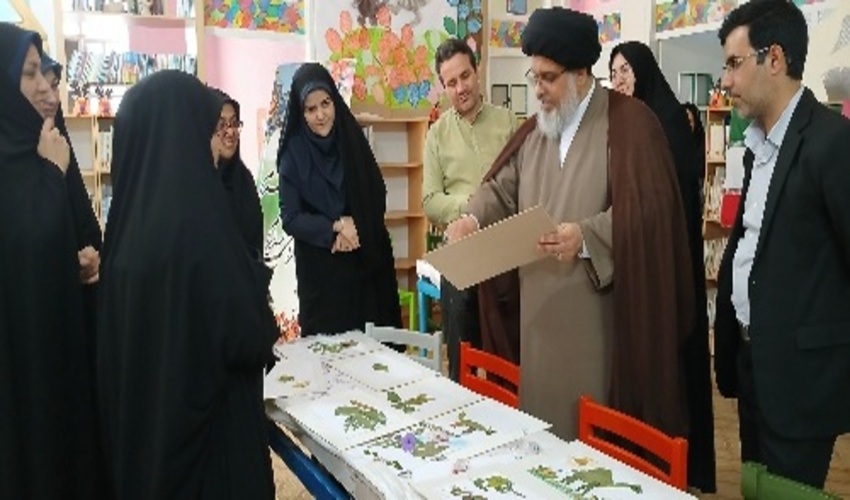 برپایی نمایشگاه کودک دیروز، مادر هنرمند امروز با موضوع برگ ها بمناسبت گرامیداشت هفته ملی کودک