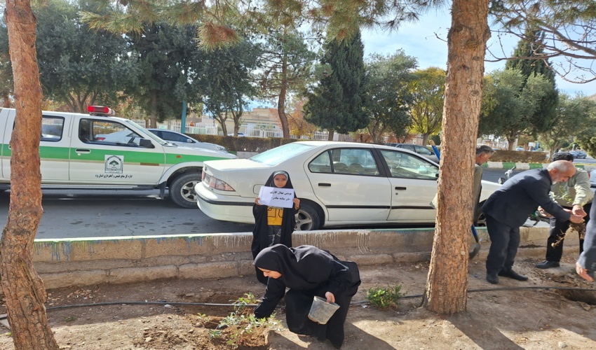 برگزاری پویش نهال کاری "در سایه مادر " به مناسبت گرامیداشت میلاد حضرت فاطمه (س) و روز زن در محل مصلی قدس شهرستان تفت در روز جمعه مورخ ۱۴۰۳/۰۹/۳۰