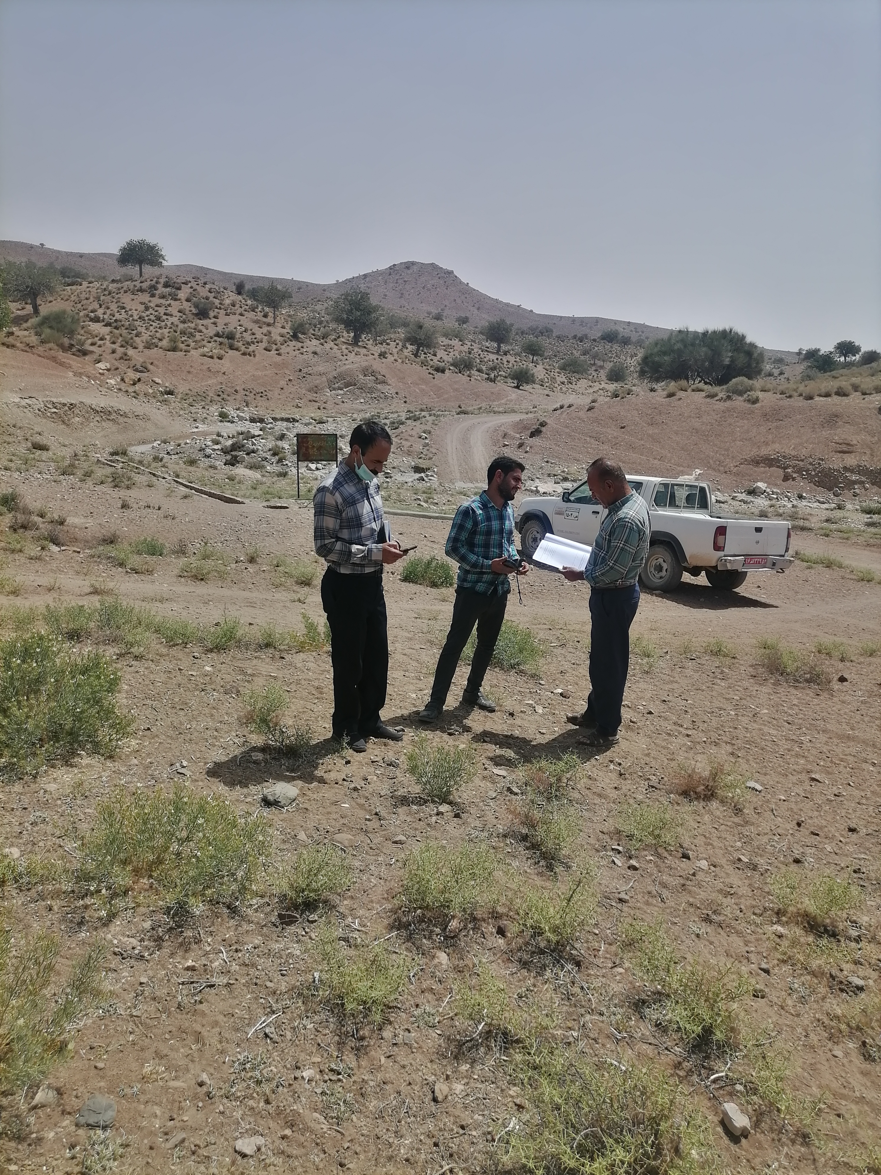 آغاز به کار ساخت دو باب آب انبار و آبشخور با اعتبارات طرح ترسیب کربن در مراتع محدوده طرح در شهرستان های خاتم و مروست