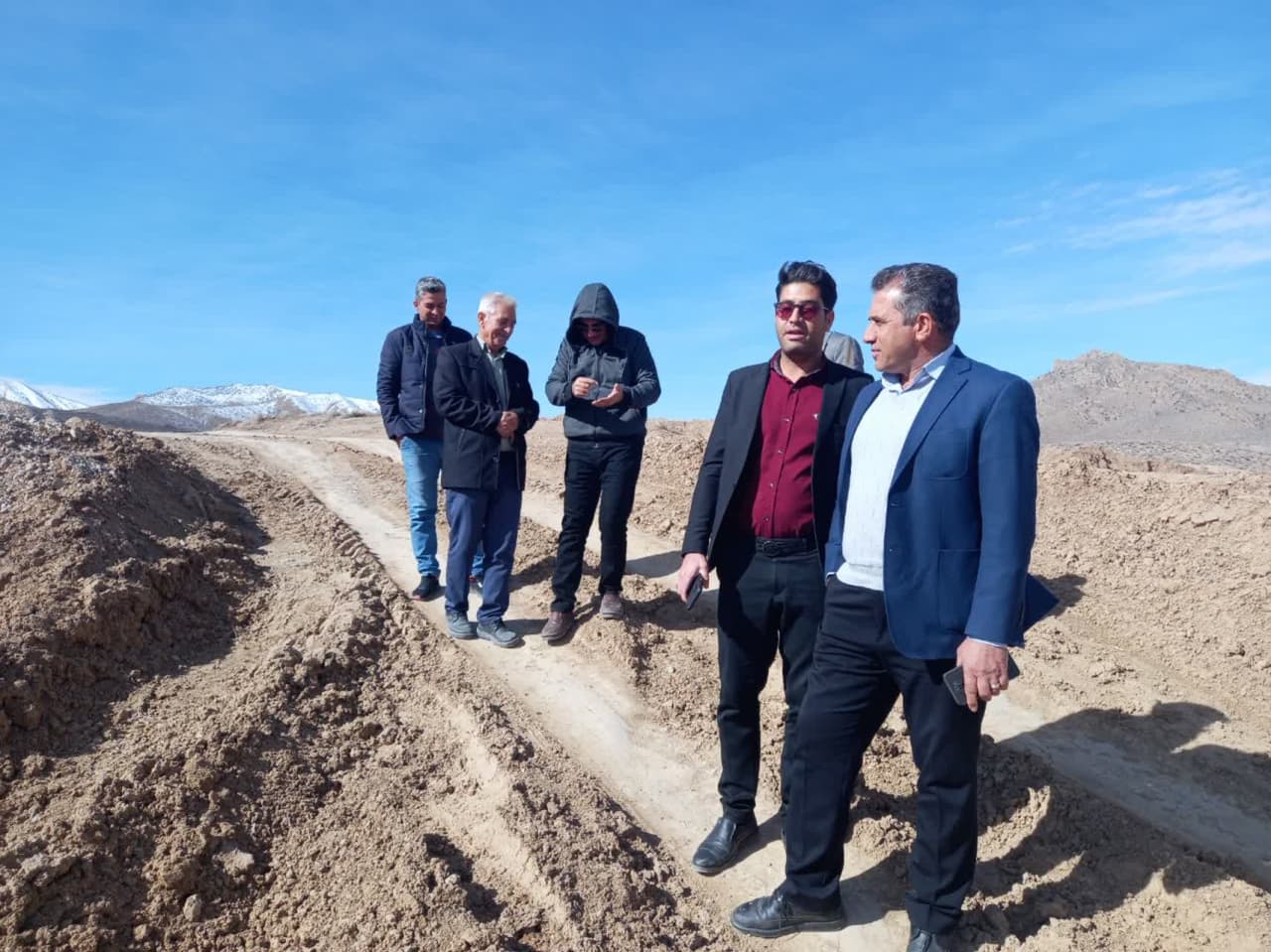 بازدید ناظران ستادی استان از پروژه مرمت بند خاکی و سنگ و سیمان چنارناز شهرستان مروست